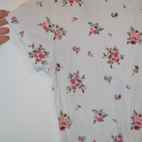 Soft Tender Corduroy Texture Fabric White Red-Green Floral V-Neck Tie-Down Top S - Picture 7 of 9